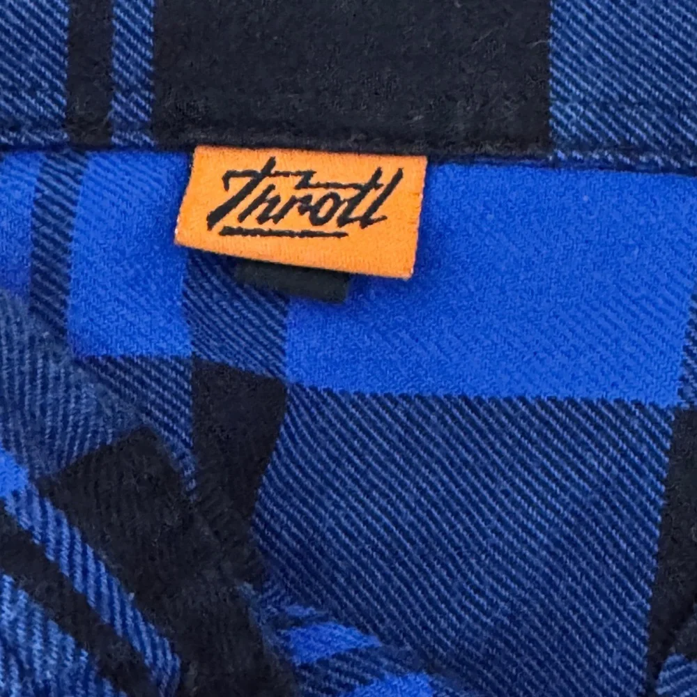 Blue and Black Plaid Men's Shirt throtl brand size‎ XL button down casual cozy - Picture 5 of 9